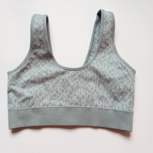 Aerie Offline Recharge Sports Bra Least Support Snakeskin Gray Medium Yoga - Picture 1 of 13